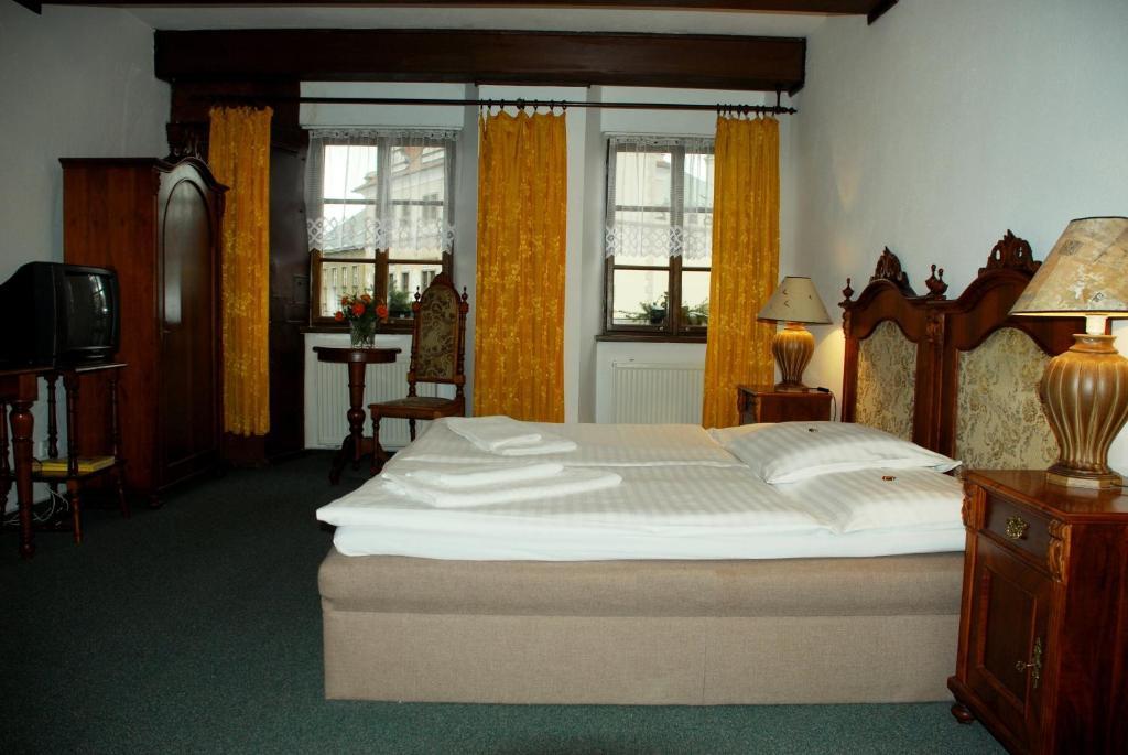 Hotel Zlaty Kohout Mladá Boleslav Exterior foto
