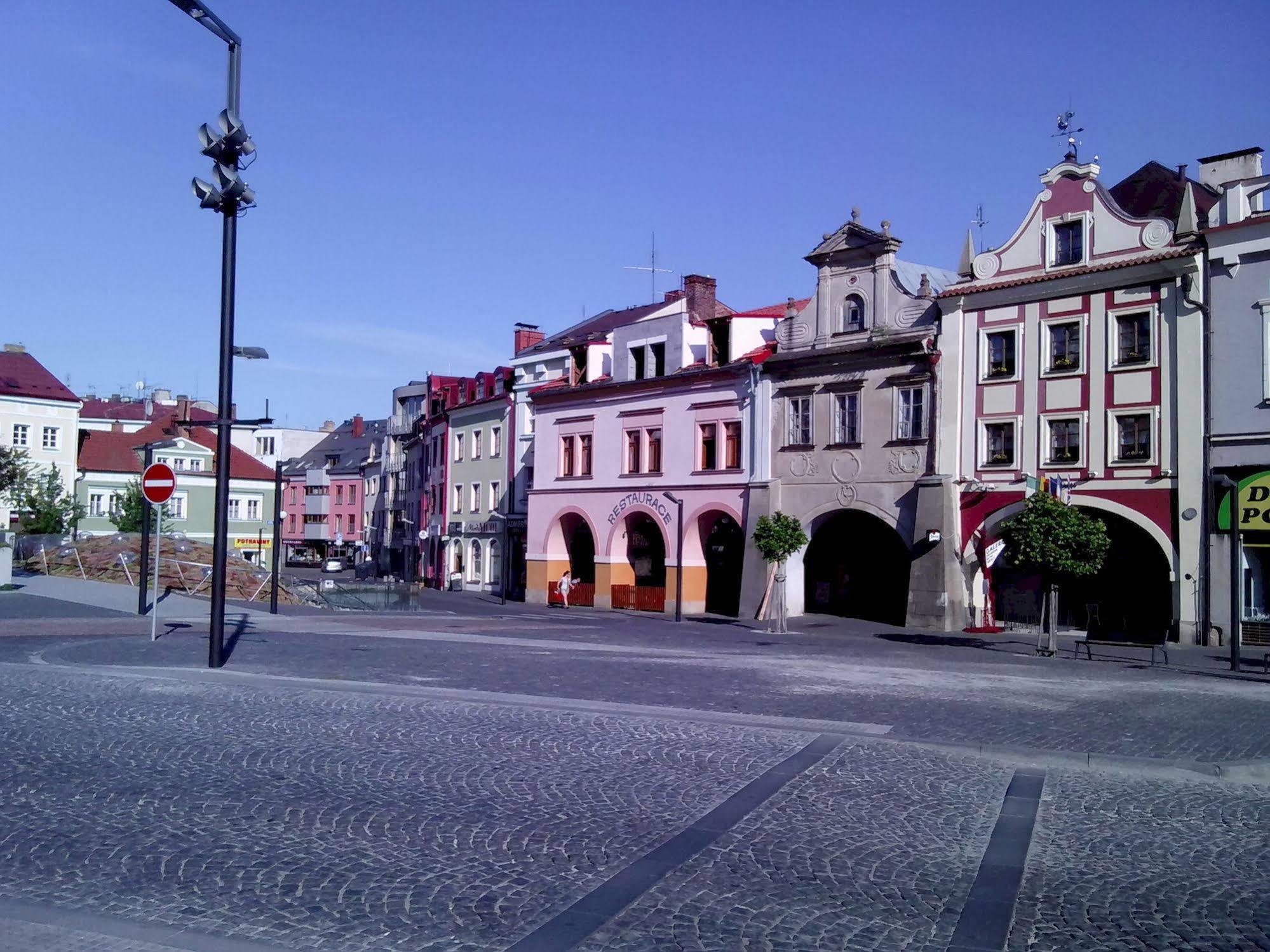 Hotel Zlaty Kohout Mladá Boleslav Exterior foto