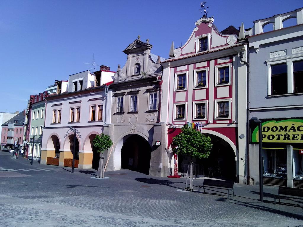 Hotel Zlaty Kohout Mladá Boleslav Exterior foto